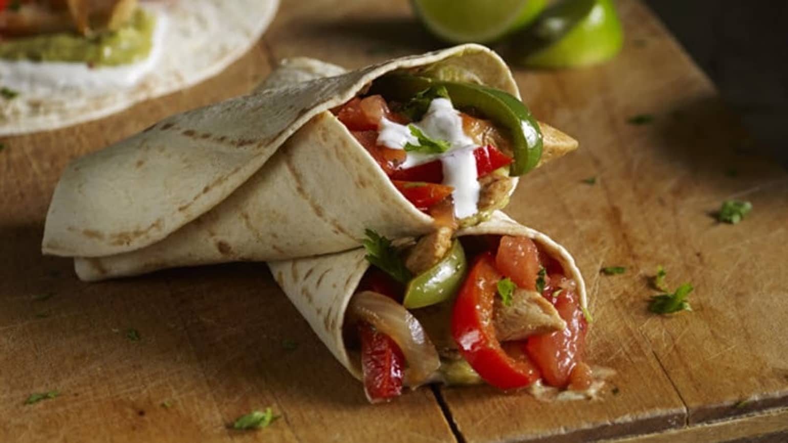 Fajitas με Καπνιστό Κοτόπουλο BBQ Recipes Old El Paso